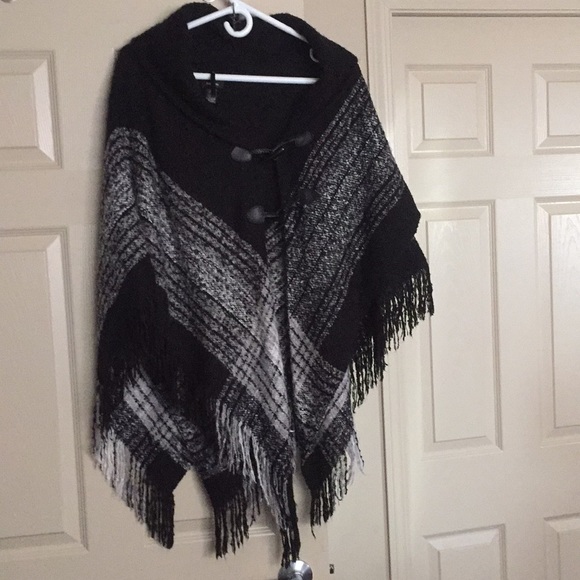 Plaid Pancho One Size - Picture 5 of 5